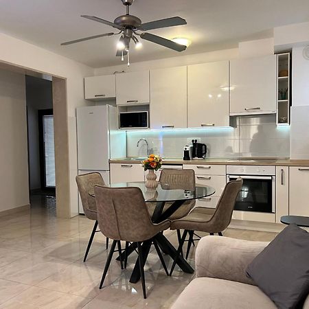 Apartmani Ivelic Supetar Eksteriør bilde
