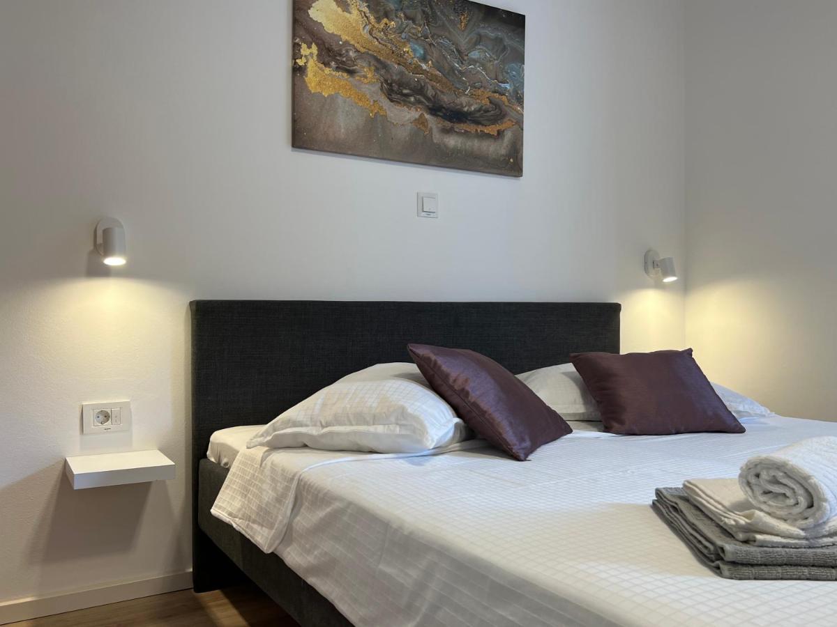 Apartmani Ivelic Supetar Eksteriør bilde