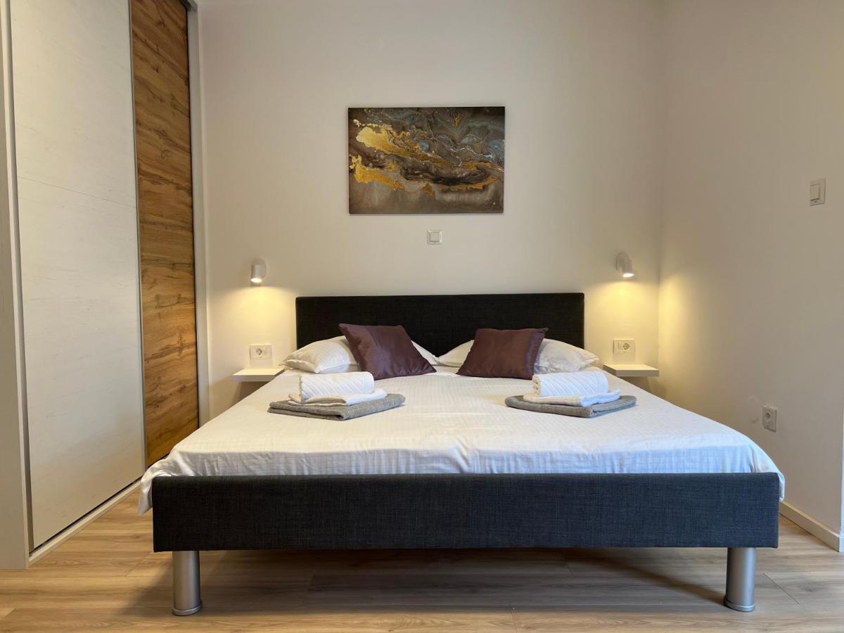 Apartmani Ivelic Supetar Eksteriør bilde