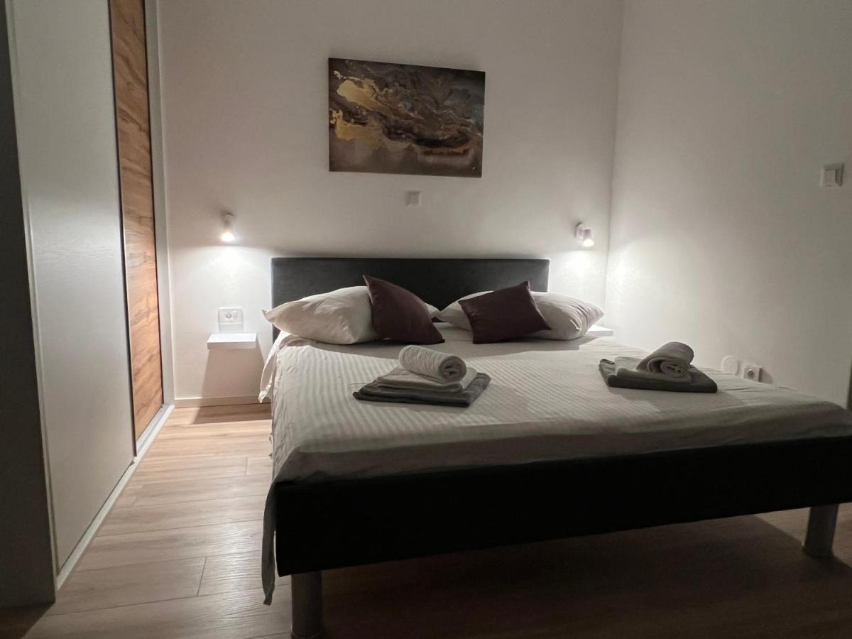 Apartmani Ivelic Supetar Eksteriør bilde