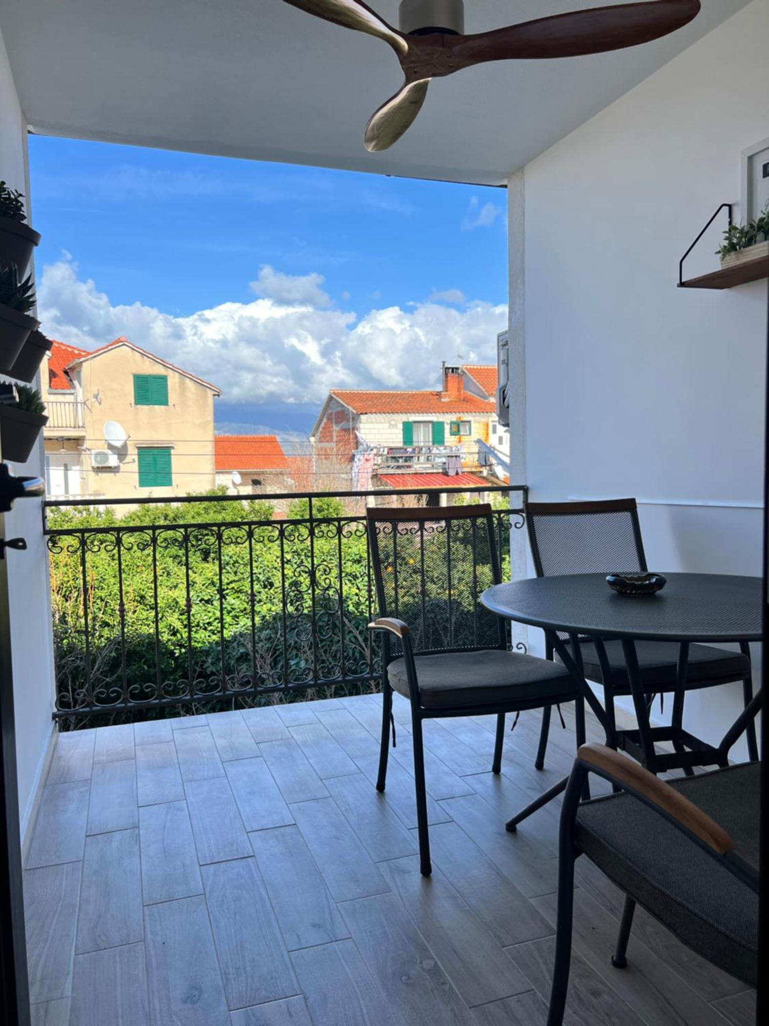 Apartmani Ivelic Supetar Eksteriør bilde